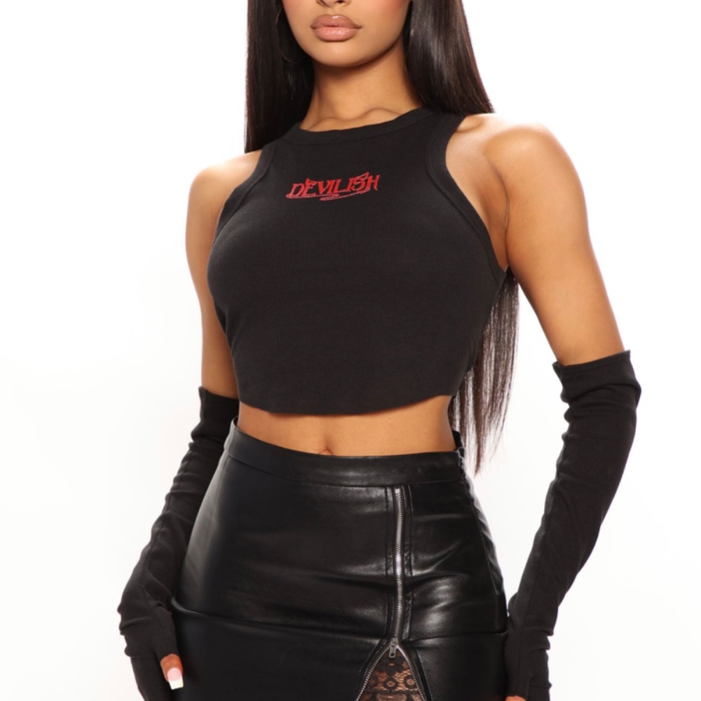 Fashion Nova -  HALLOWEEN devilish Glove shirt